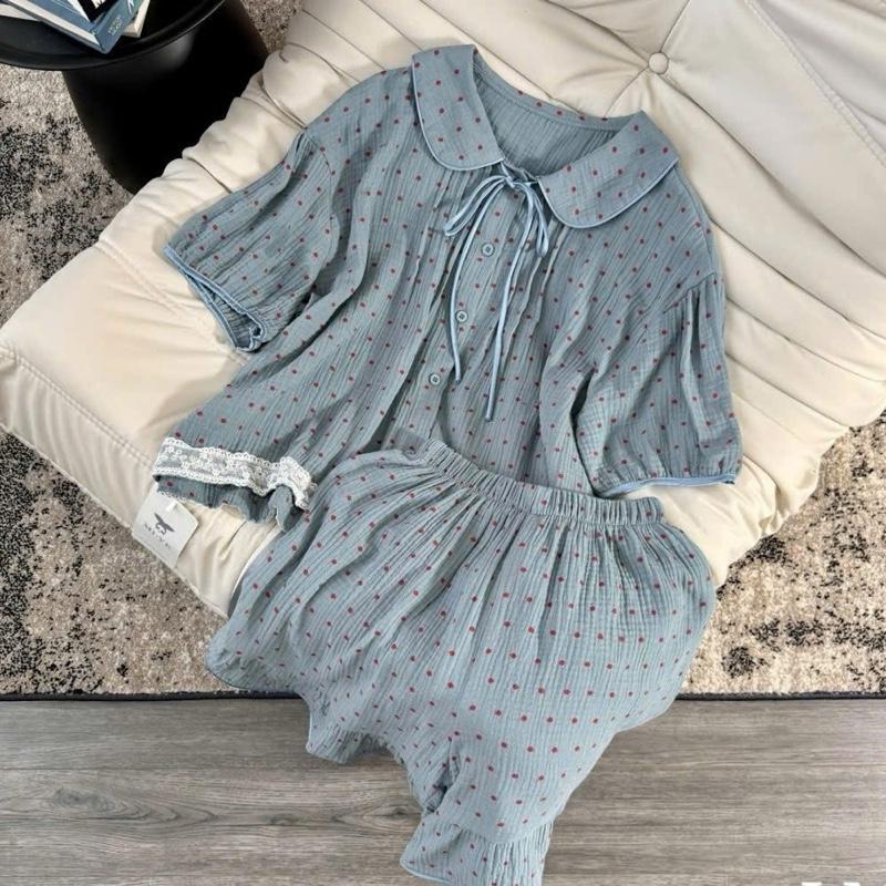 Set bộ cộc dài cổ sen xanh chấm bi đỏ chất xô musline by Channg Bee 1