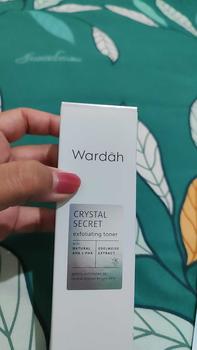 Product Review of WARDAH Crystal Secret Exfoliating Toner with Natural AHA+PHA 125 ml - Toner Untuk Eksfoliasi dengan Extract Edelweiss - Mencerahkan dan Menyamarkan Flek Hitam - Skincare from s**6 3