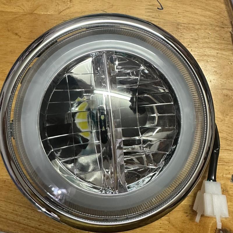 Choá đèn trước led 2 tầng cho xe CUB Mỹ  - CUB 81 đời mới. Choá led chạy điện bình ác quy 12V không chạy được điện máy.