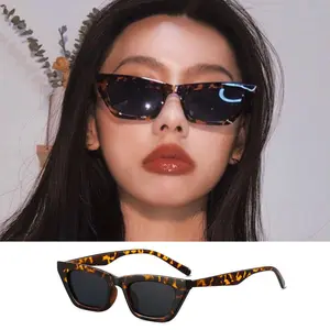 Kacamata Hitam Wanita 2024 dengan Bingkai Kecil yang Modis dan Pelindung Mata sunglasses Eyewear