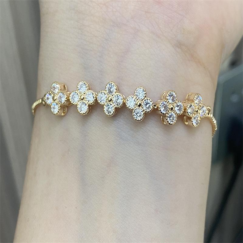 Product Introduction of Gelang Selang Serut Wanita Terbaru Anti Luntur dan Anti Karat - Bracelets Bunga Perempuan Aksesoris Couple 6
