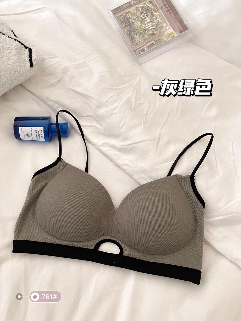 Product Introduction of Seamless Back Underwear for Women with Comfortable Belt, Chest Cushion, Hollow Back Fixed Cup, Sweet Chest Deep V Women's strapless 23