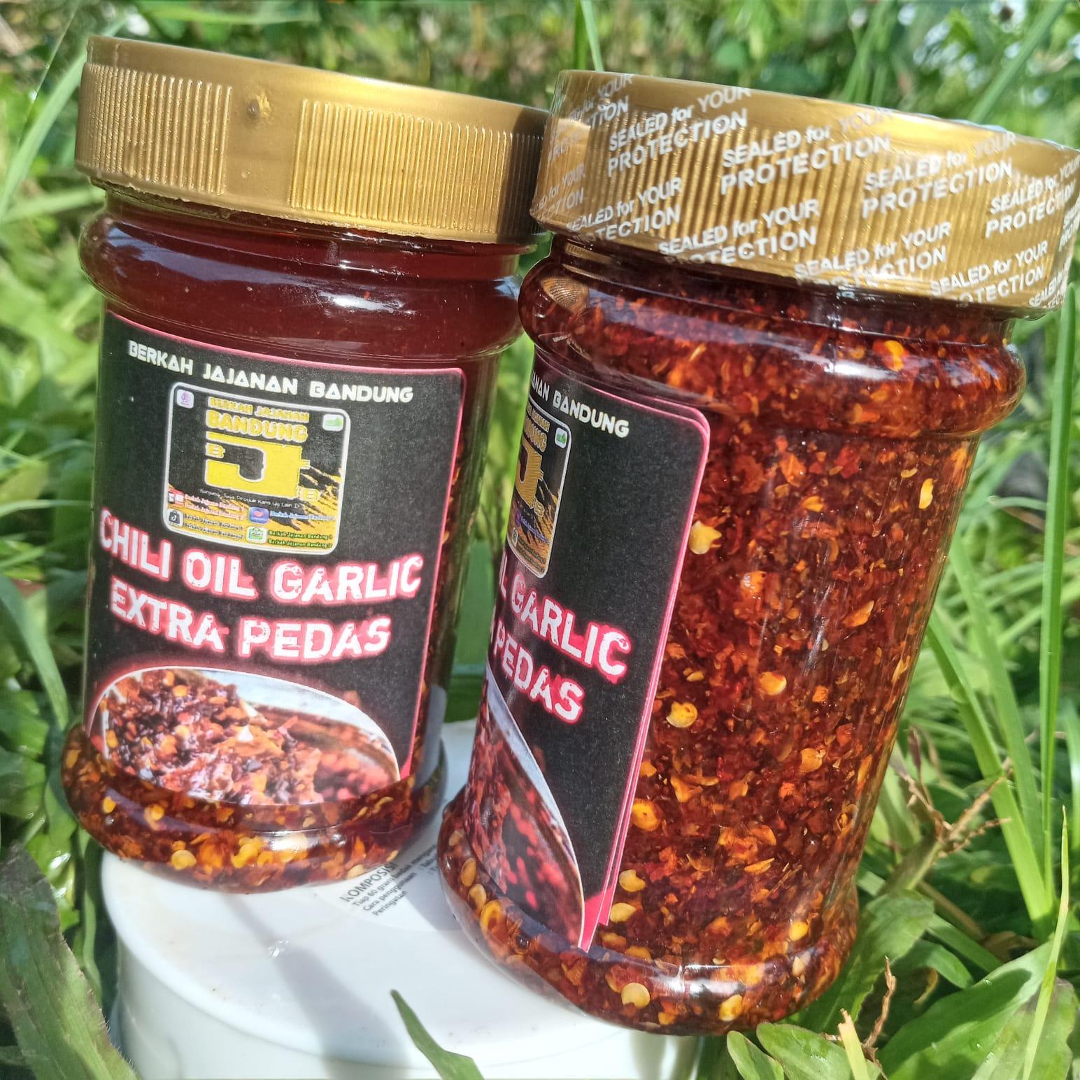 Terlaris CHILI OIL Garlic 150ml Pedas Daun Jeruk Minyak Cabai Praktis Halal Serbaguna Masakan Jajanan Dimsum Mie Pedas Cili Oil By DE WULAN Terlaris CHILI OIL Garlic 150ml Pedas Daun Jeruk Minyak Cabai Praktis Halal Serbaguna Masakan Jajanan Dimsum Mie Pedas Cili Oil By DE WULAN