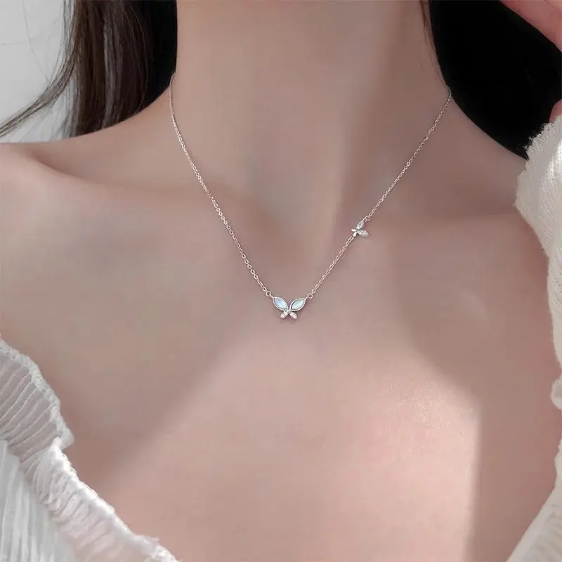 Kalung Titanium Wanita Liontin Kupu kupu Kramik Rantai Gold Anti Karat Dan Luntur Aksesoris Fashion Elegan Kekinian 0