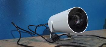 Product Review of Smart HY300-A RAM 2/16 GB Projector 4K HD Android Dual WIFI 6.0 6000 Lumens Bluetooth from P**a P**r 2