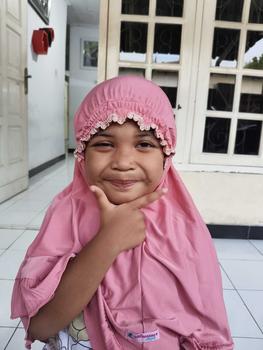 Product Review of Hijab kerut sekolah anak TK - SD (4-8Tahun) Jersey Kerudung Instan from E**a 1