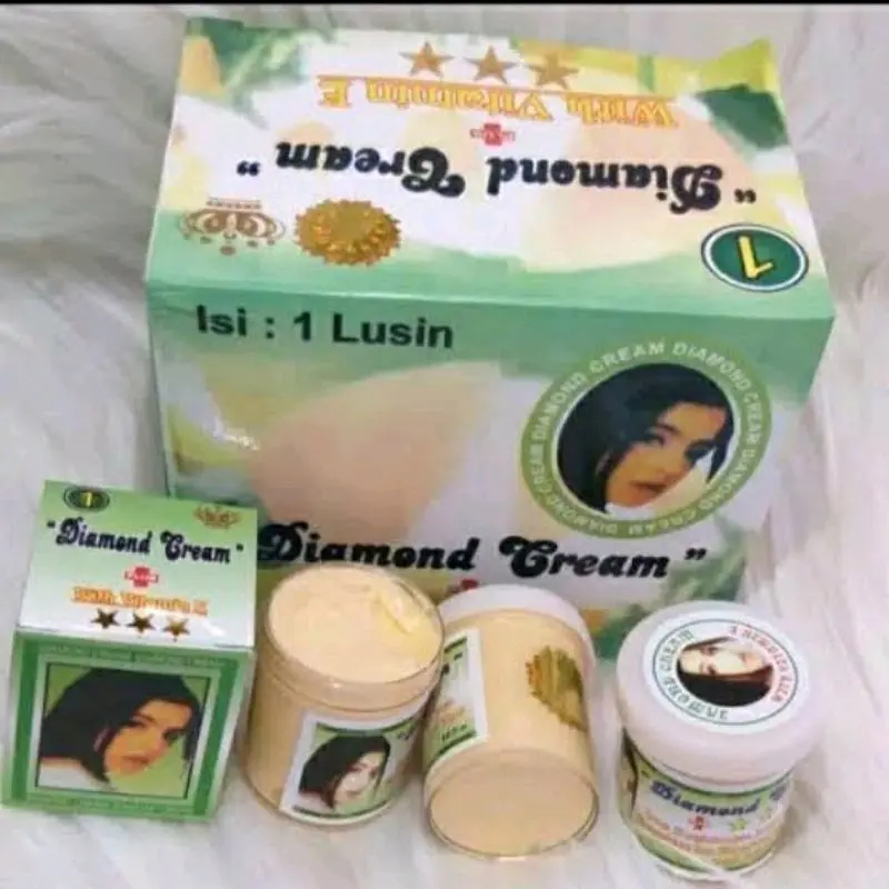 (ECERAN)  Diamond Putih Cream Wajah plus Vitamin E Mencerahkan Pelembab Pencerah 1