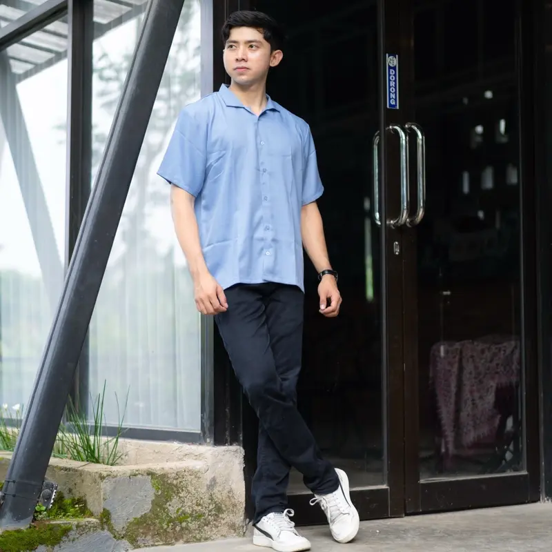 Matrix.id - Kemeja Pria Cassual Terbaru Hem Pria Populer Atasan Pria Kekinian Lengan Pendek Kerah V neck Bahan shakila Premium kemeja  viral Baju Lembut Panjang Casual 0