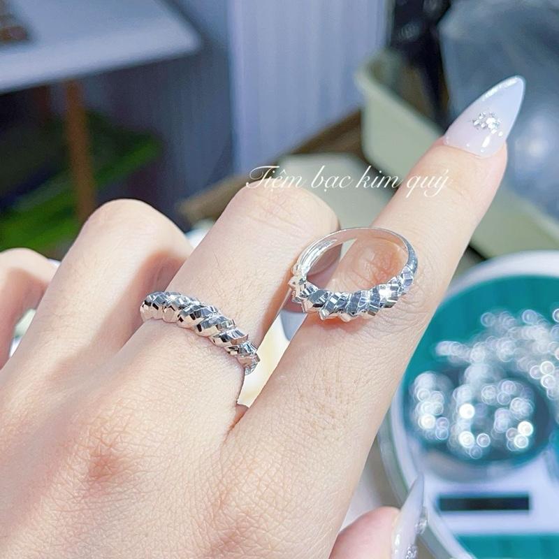 Nhẫn nữ mo chạm nhỏ 10đ xikim trang sức