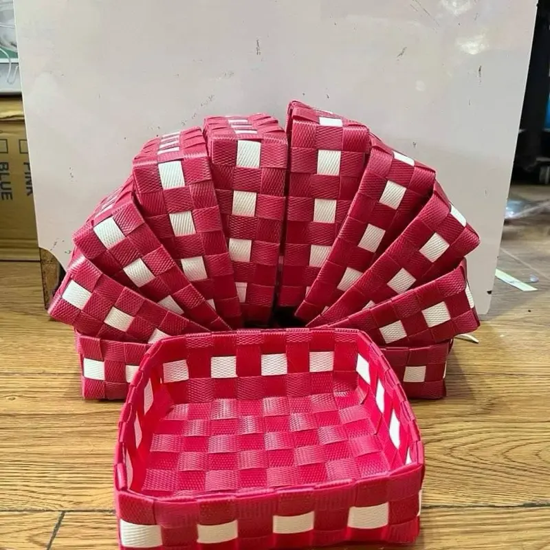 Tamas kotak embos ukuran 14cm isi 20pcs