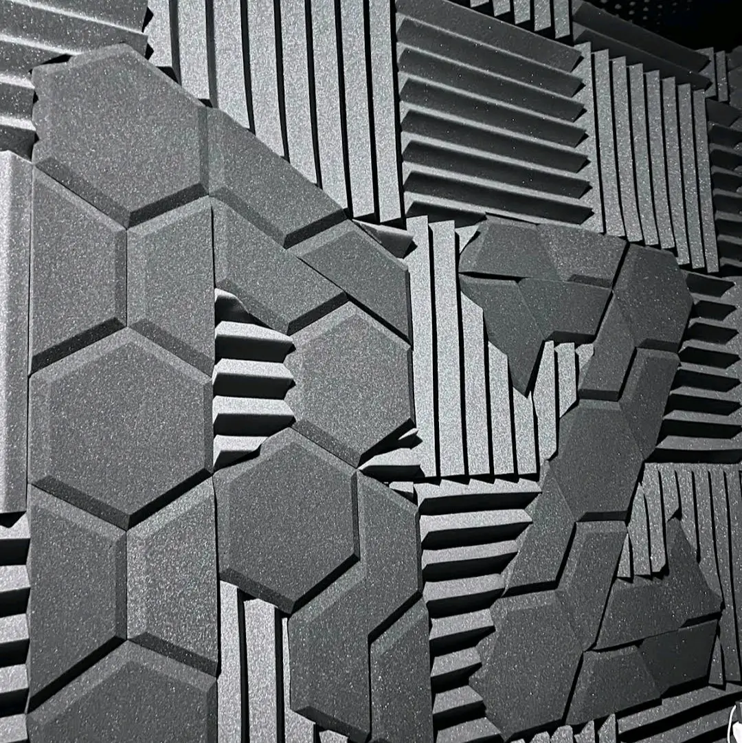 busa peredam suara motif hexagon, warna dark grey dan hijau Headset