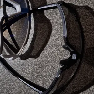 Kacamata Olahraga Baru Bingkai Besar untuk Pria Wanita Tahan Angin Pasir UV Black-Blue Sport Bersepeda Mendaki Gunung Ringan dan Anti Silau Matahari