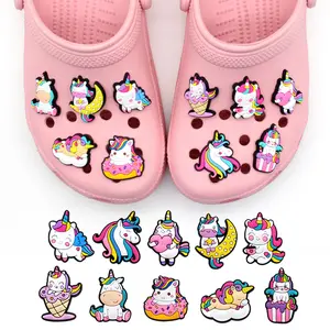 Lucu 1PCS Warna Seri Kartun Unicorn Sandal pin menghias Sepatu Tempelan PVC Aksesoris Sepatu DIY anak perempuan laki-laki wanita Pesta Hadiah Yang Indah