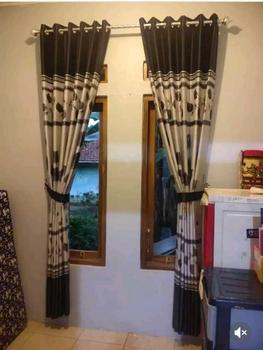 Product Review of GORDEN JENDELA BLACKOUT PREMIUM MOTIF BUNGA TULIP MENGKILAP TINGKAP SMOKRING 6 GELEMBUNG BAHAN TEBAL DAN HALUS COKLAT Curtain from T**🦖 0