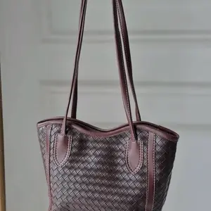 La Diané - Lituhayu Bag dengan Desain Anyaman Elegan dan Tali Panjang untuk Kegunaan Sehari-hari