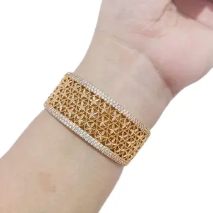 Gelang tangan khusus live  aneka model cantik nan elegant cocok untuk berbagai macam acara Aksesoris Bracelets