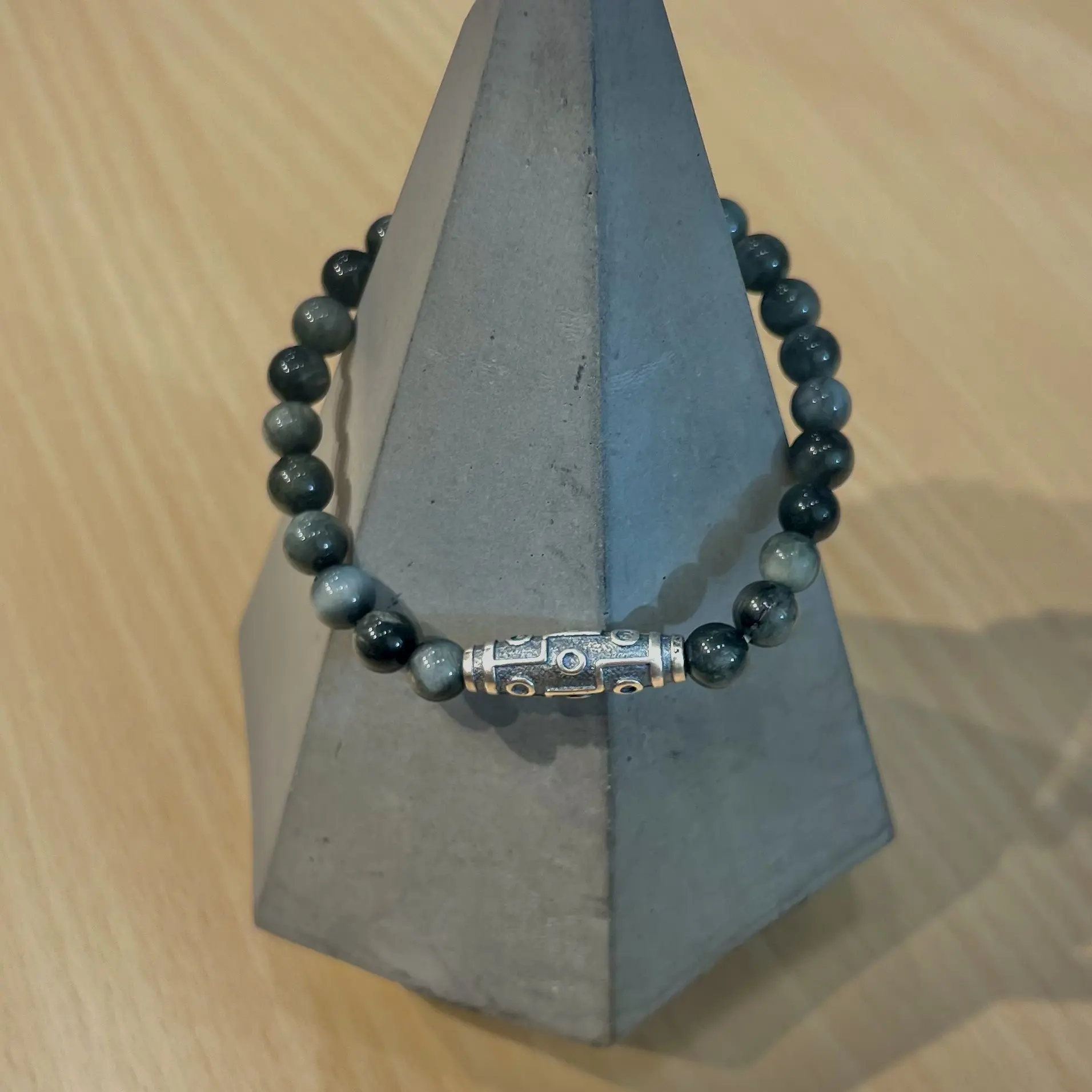 Hoseiki Tibetan Silver 9 Eye DZI Charm Bracelet