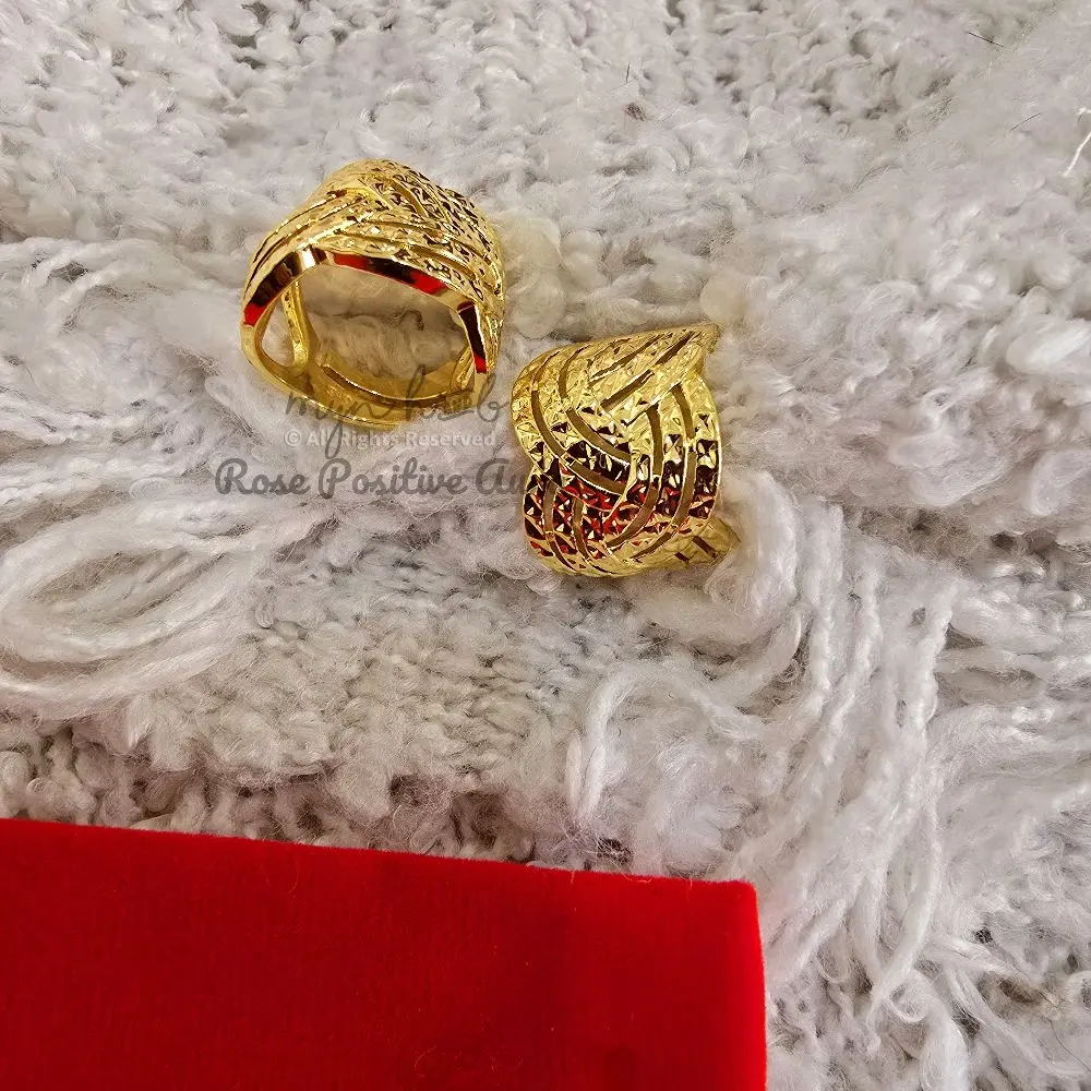 Layer pattern ring bangkok gold adjustable. come with chop / engraved inside. *remark size*
