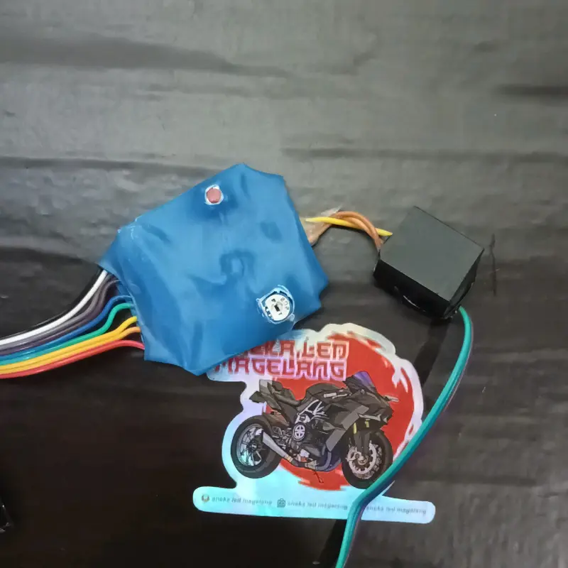 STOPLAMP RUNNING VARIO 125 LED NEW tengah love 1