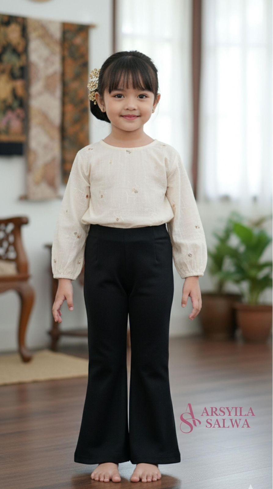 Arsyila Celana Cutbray Anak Ori Scuba Tebal Nyaman Size S-XXXL untuk Usia 1-7 Tahun Hitam Arsyila Celana Cutbray Anak Ori Scuba Tebal Nyaman Size S-XXXL untuk Usia 1-7 Tahun Hitam