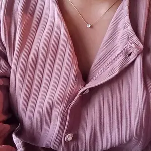 Kalung Titanium Wanita Sederhana Sehari-hari dengan Liontin Berlian