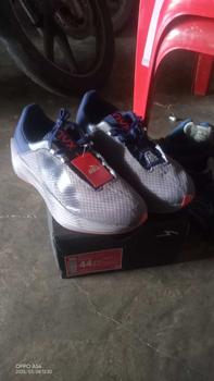 Product Review of SEPATU RUNNING SPECS NYX SEPATU LARI UNISEX from D**1 0