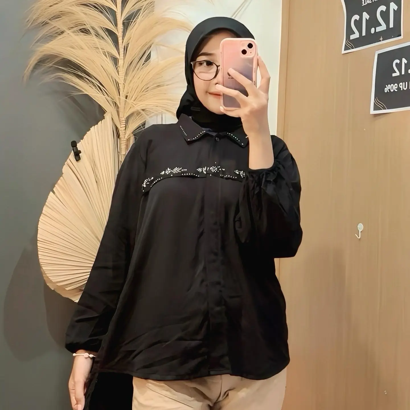 Atasan Zahra Shirt Rayon Twill dengan Batu Svarowski - Kancing Rahasia dan Lengan Karet