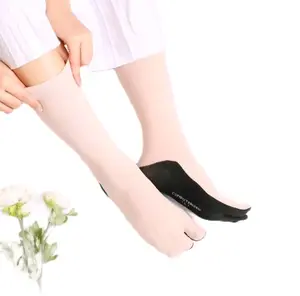 promo 3 pasang kaos kaki jempol wanita muslimah cream telapak hitam 30 cm