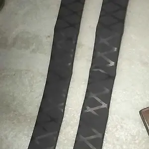 Karet Bakar Warna Hitam Motif Silang 30Cm 40Cm AA
