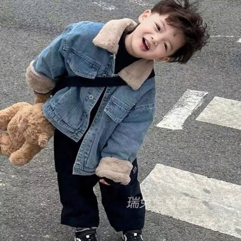  Áo khoác bò lót lông cho bé size 8-28kg 