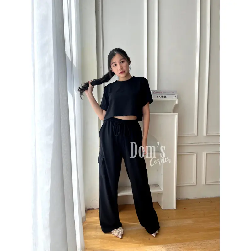 Domscorner - Ji-Yu Cargo set - celana cargo - atasan crop top - basic shirt - basic tee - kaos polos - set ala korea - baju ala korea - cargo pants Karet Katun 1