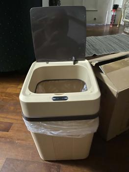 Product Review of Ezcaray Automatic Smart Dustbin - 12L Mini Bin with Induction Switch and Microcomputer Control Chip from G**z 1