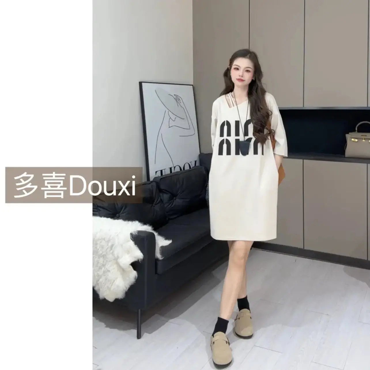 New design of "slanted collar dress" fashionable, slimming and casual