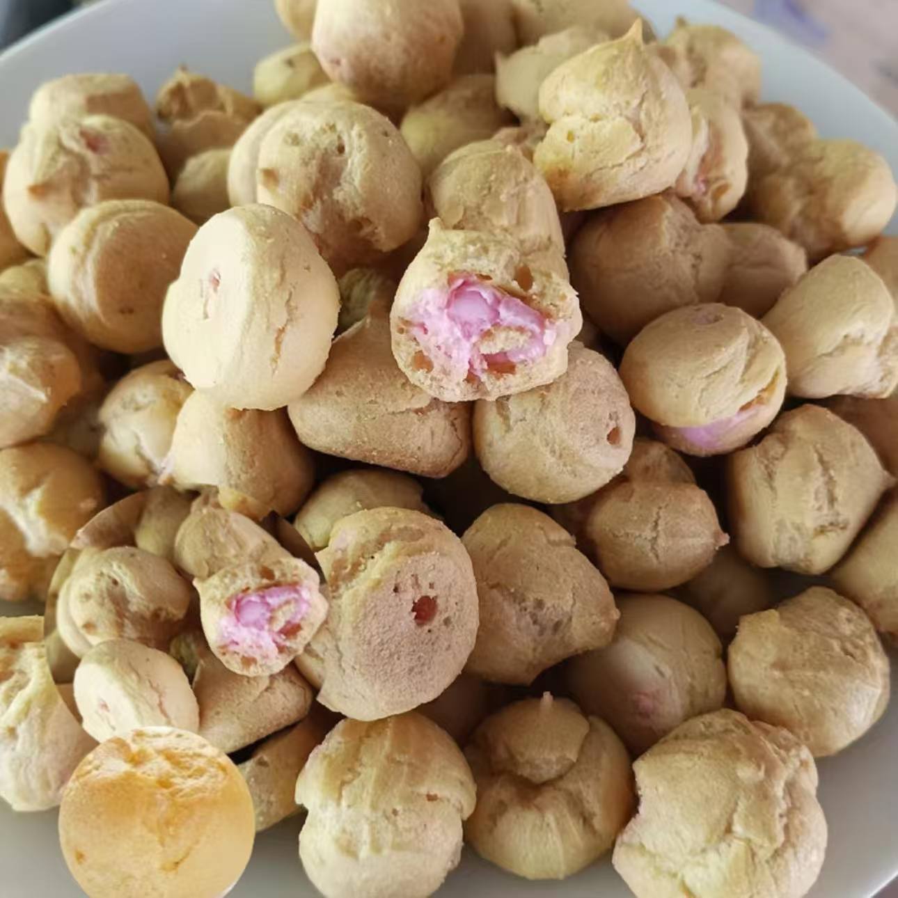 COD Halal Soes Coklat Cokelat/strawberry / mix rasa/halal Kue Sus Kering Isi soes coklat lumer 1 kg （Cemilan keluarga, cocok untuk dewasa dan anak-anak） Chocolate Food Makanan Snack Manis soes cokelat 1 kue soes coklat Toples Biskuit