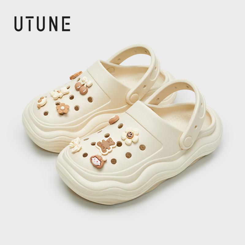 UTUNE Chân Trượt Vét Thông Gió UTUNE Dép Nữ Dép Lê Nam Unisex Có Thể Mặc Trong Mọi Mùa Dép Đi Trong Nhà Ngoài Trời Với Sự Kết Hợp Hình Dán Gấu
