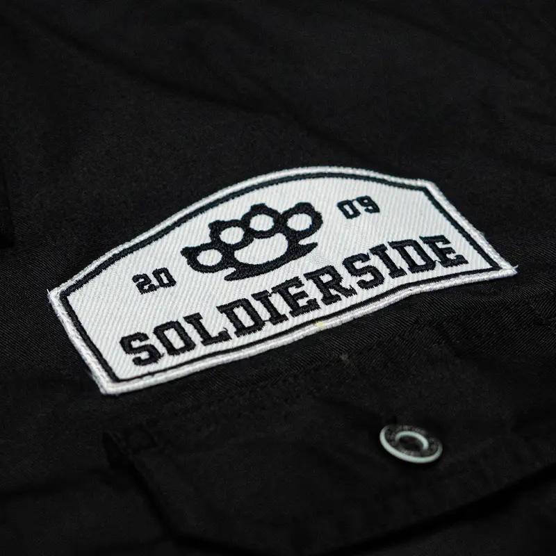 Soldierside Familia Workshirt "TheCREW" Hitam Bordir Putih-Hitam WS197 Kancing Simple kemeja pria  skena 5