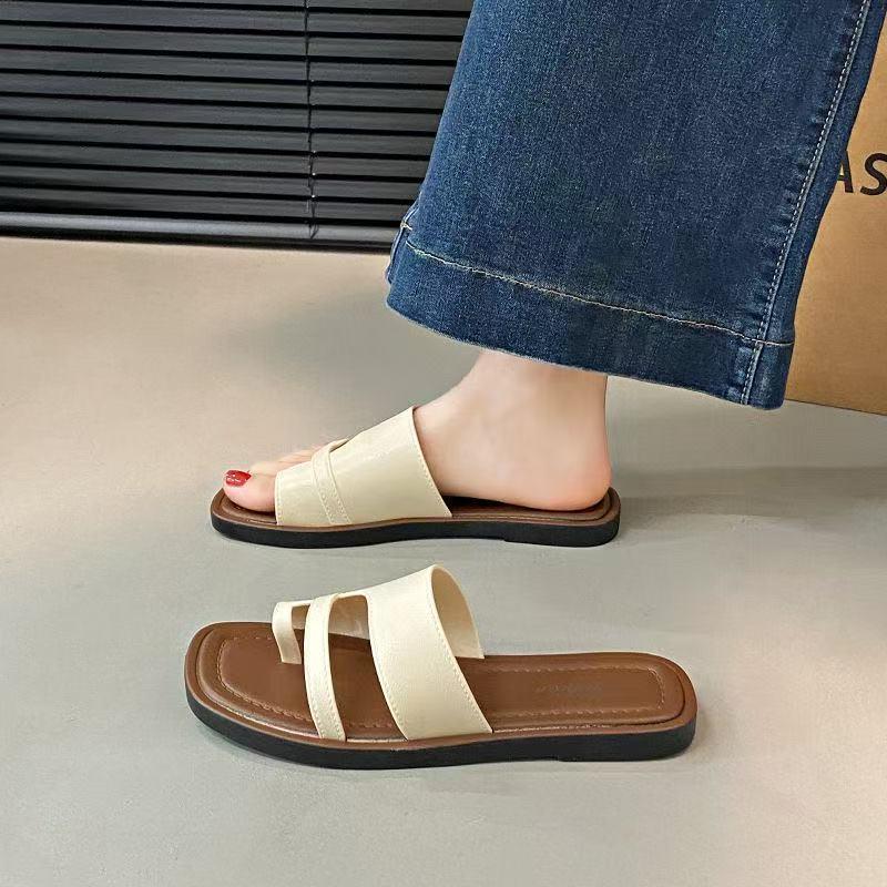 Sandal Wanita Nyaman Anti Slip Sandal Wanita Flat Kekinian 2026 Sandal Wanita Minimalis Elegan