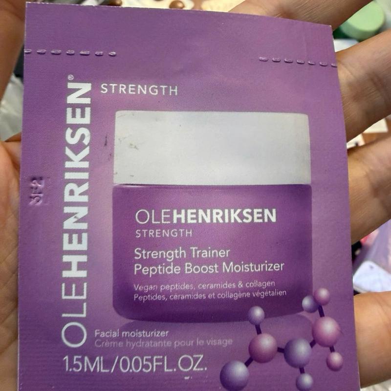 Sample Ole Henriksen Strength Trainer Peptide Boost Moisturizer - Dưỡng Ẩm Mặt Với Peptide Ceramides & Collagen 1.5ML