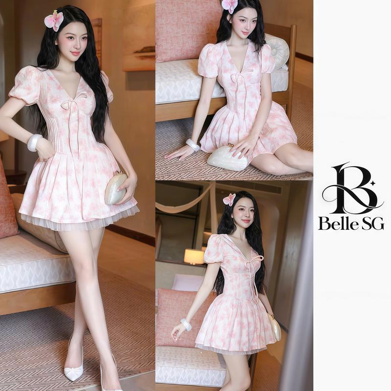 Đầm Xòe Hoa Nhí Dáng Ngắn Cổ V Thắt Nơ Ngực Tay Bồng Chất Liệu Vân Sóng Cao Cấp Phong Cách Tiểu Thư