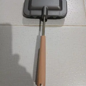 Sandwich Frying Pan Pembuat Roti Bakar pemanggang roti Alumunium Anti Lengket