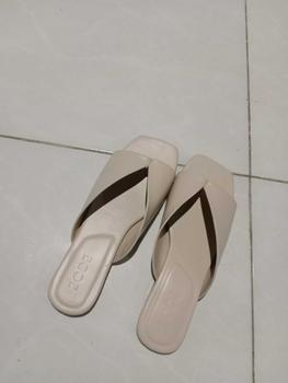 Product Review of ZODE Paula Sandals - Basic Sandal Jepit Wanita - Black, Cream, White & Tan Sendal Wanita from H**9 0