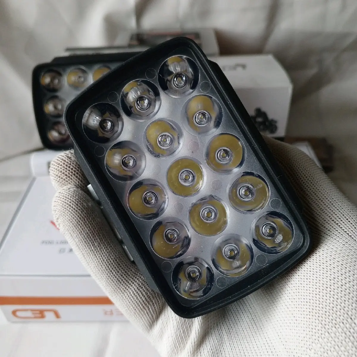 ‎Lampu Sorot Mobil / Motor LED 15 Mata Warna Putih Car
