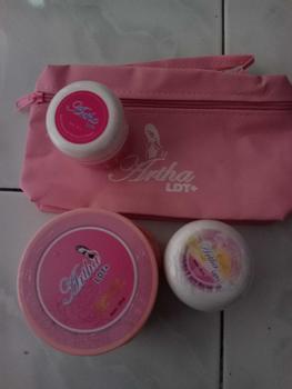 Product Review of [ARTHA LDT] PAKET EXTRA WHITE EVERY NIGHT (body booster malam 1 + body lotion malam 1 ) FREE POUCH  Tubuh [Pencerah Hand] from ف**ْ ا**ا 0