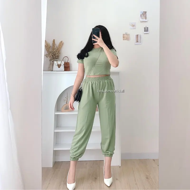 Lookatmeofficial • Zoey Set - Setelan Wanita Premium celana jogger  crop  top Atasan Baju Karet Pendek 2