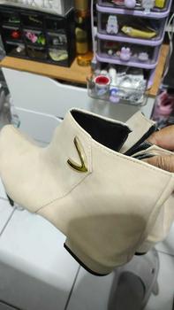Product Review of Hills mini boots variasi V (JM02) Pergelangan kaki from ʝ**ℓ ̶**a ̶**n 0