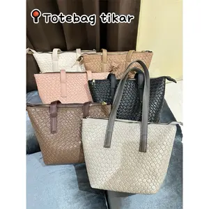 Totebag tikar tas selempang wanita terbaru