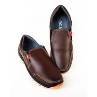 Gambar ZACK 39-43 Sepatu Slip On Kulit Asli Pria Casual Outdoor Kerja Kantor Anti Selip Cokelat Matte Elegan "Yaris 01" - COKLAT, 39 dari MZACK STORE OFFICIAL Kab. Mojokerto 4 Tokopedia