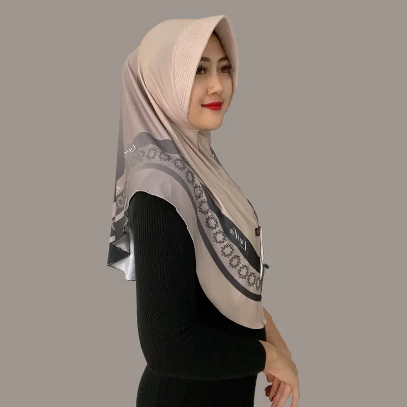 Indah Store - Hijab Instan Bergo Pet Motif Gisella By Laila Busa Lembut 5