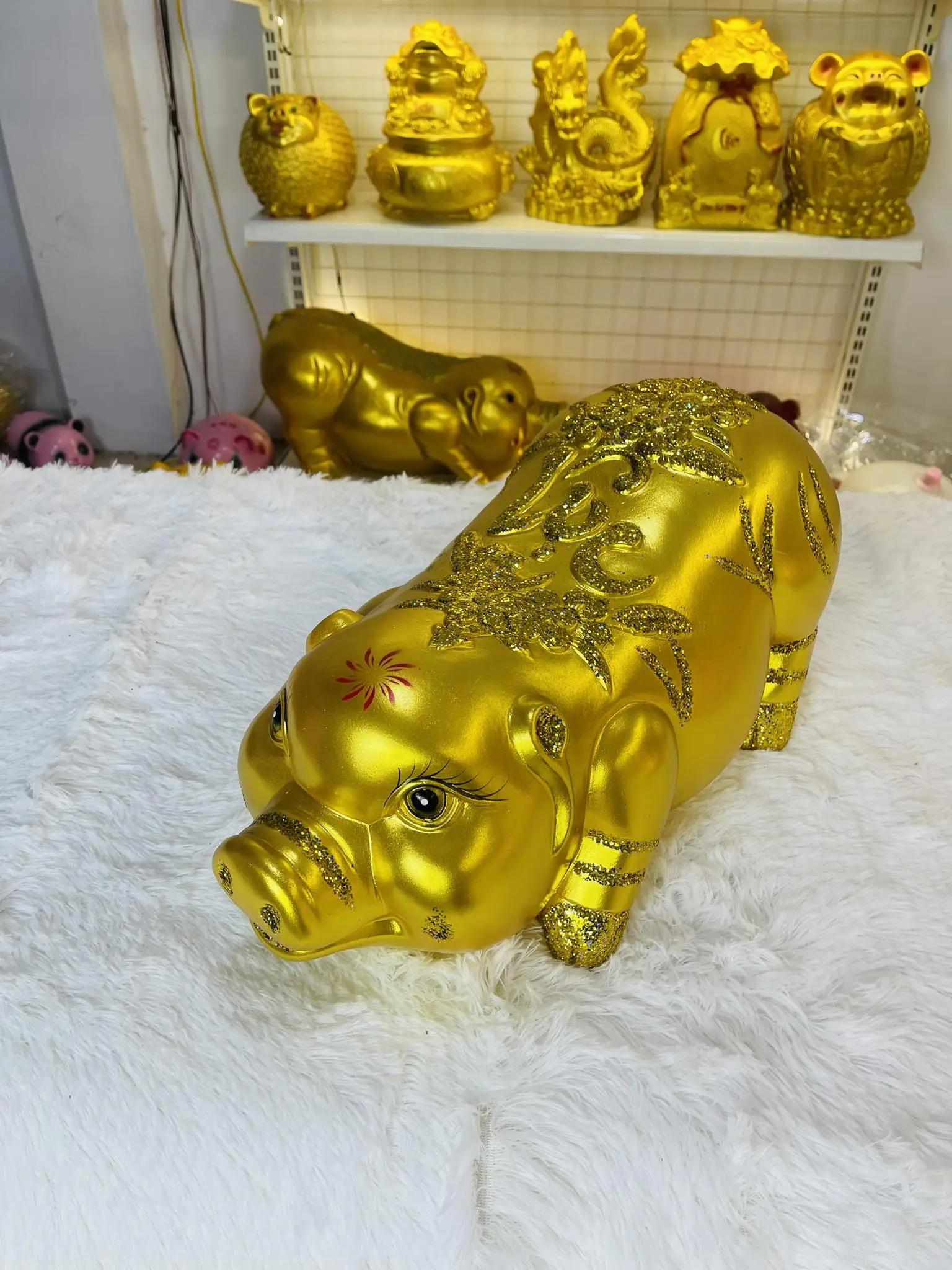 Heo Ngọc Trinh size Trung Heo đất tiết kiệm, ống heo tiết kiệm - Heo Đất Bảo Lâm vàng