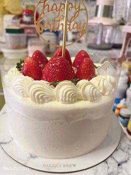 Product Review of [Bakers Brew] Hokkaido Strawberry Shortcake (6"/8") from v**t 0